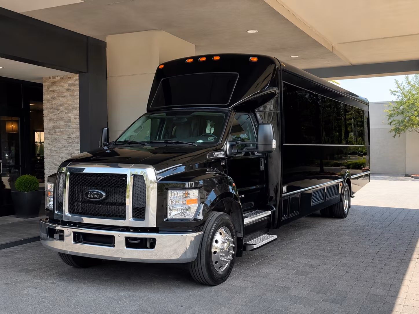 Glendale Birthday, Sweet 16, & Quinceañera Party Bus Rentals