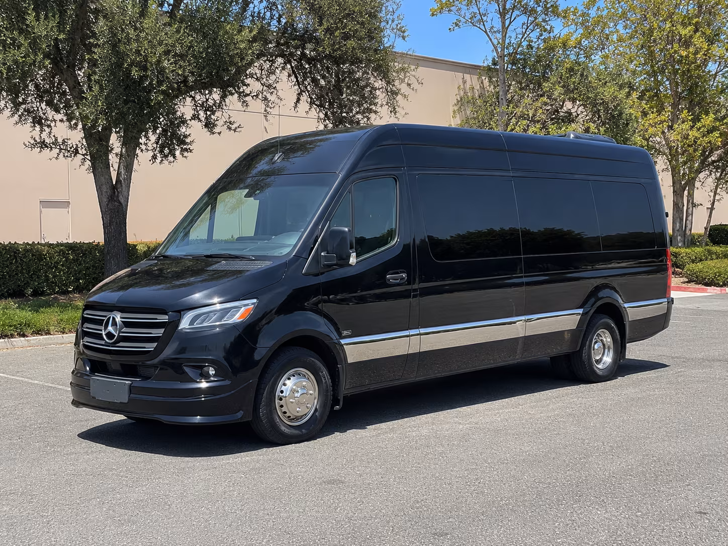 Los Angeles Corporate Transportation party bus exterior
